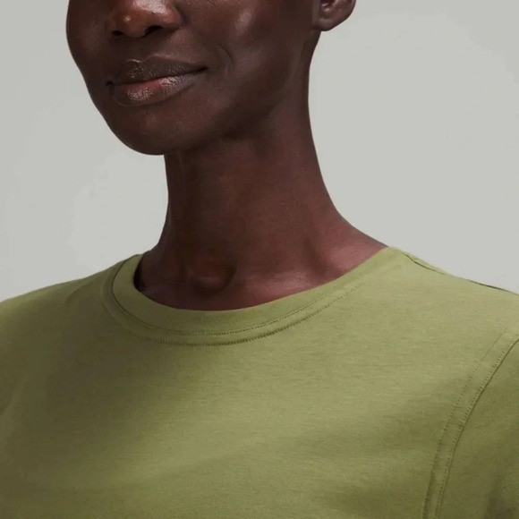 NWT Lululemon Back in Action T-Shirt *Special Edition
Bronze Green - Picture 4 of 9